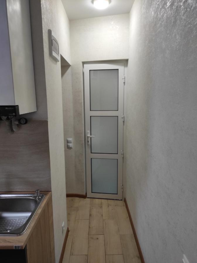 Таунхаус Біля Жд Вокзала Vinnytsia Exterior foto